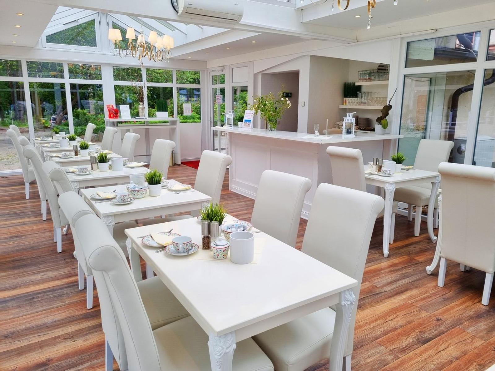 Strandhotel Lindequist Зеллин Экстерьер фото