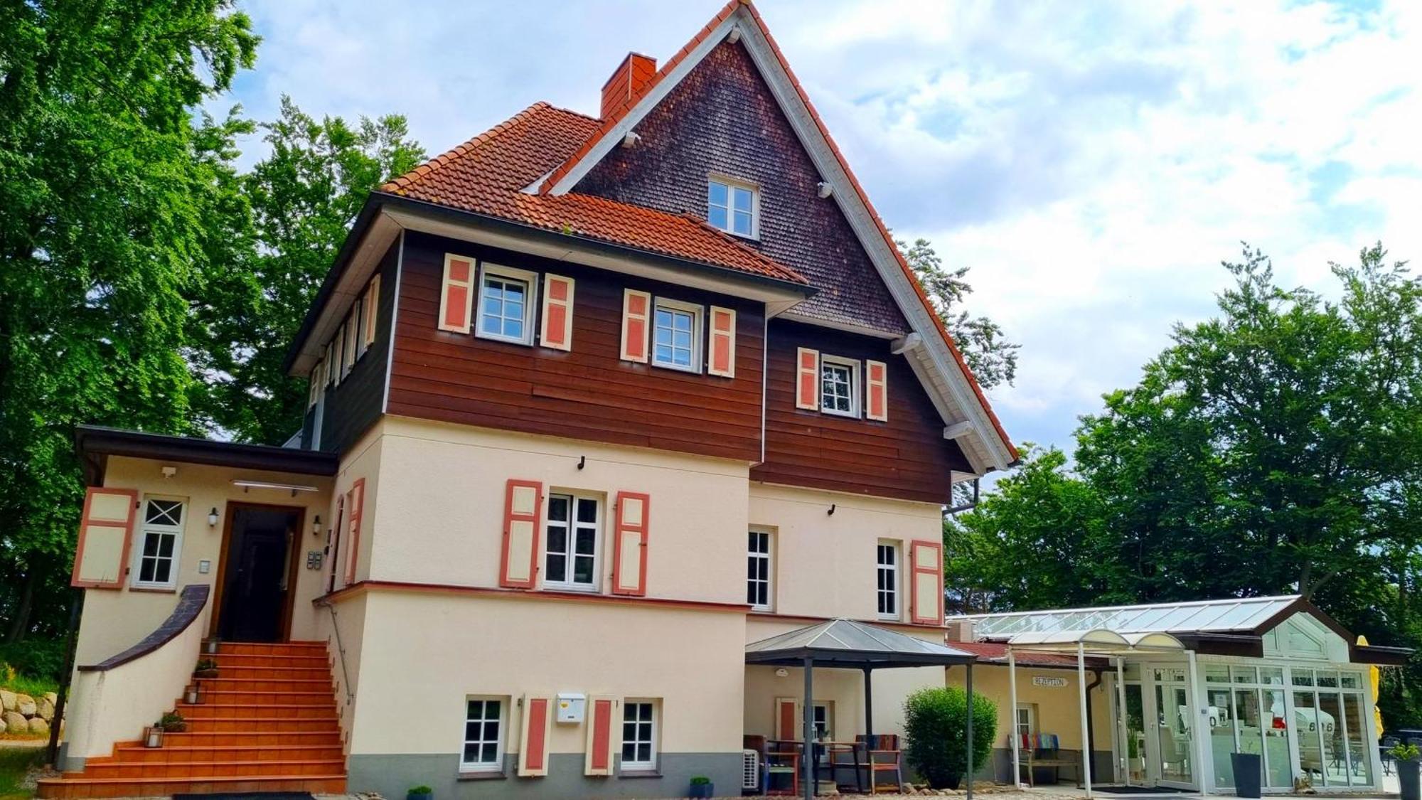 Strandhotel Lindequist Зеллин Экстерьер фото